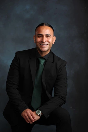 Oscar J. Arceo headshot