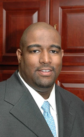 Timothy Simons headshot